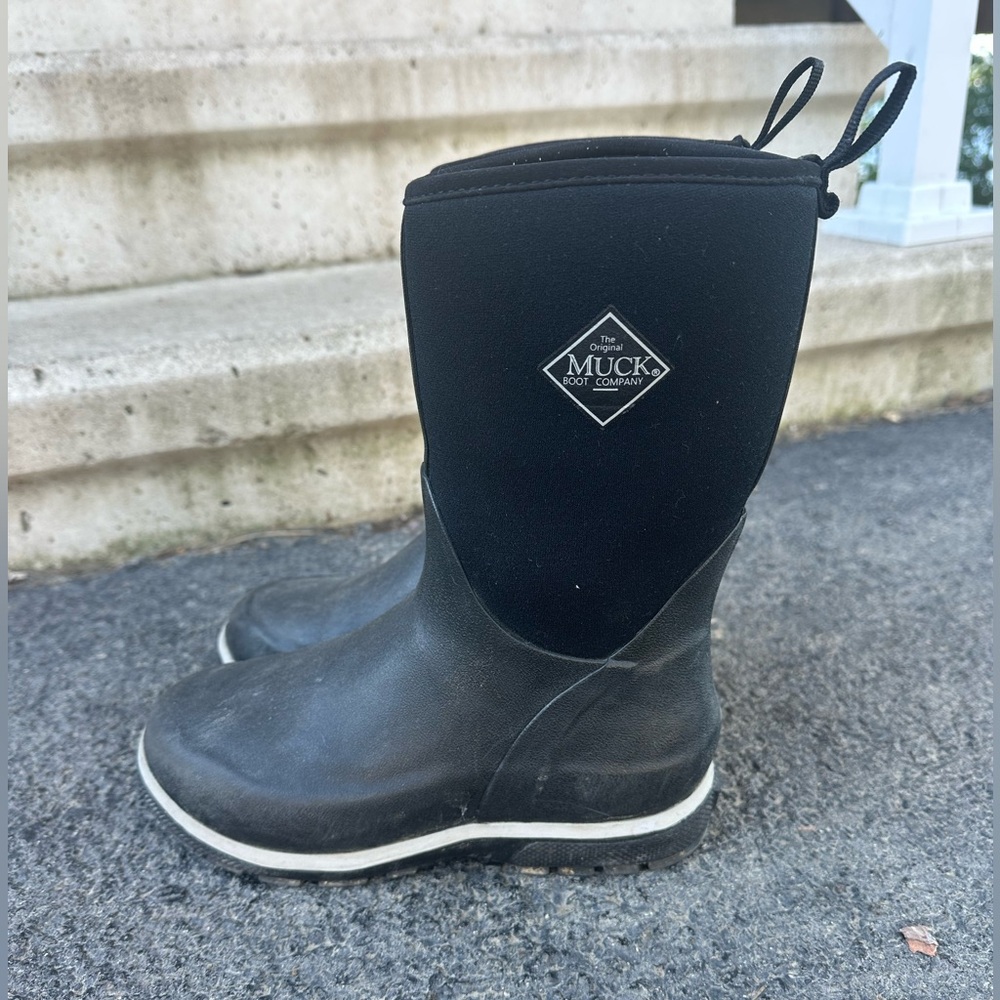 Muck Boots sz 3 youth